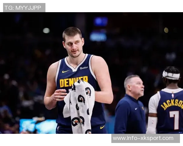 约基奇半场状态火热5投4中轻松斩获14分5篮板2助攻