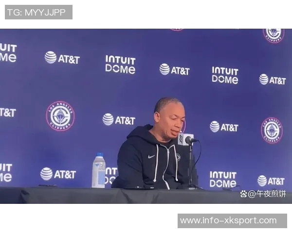 快船关键时刻小范指挥战术泰伦卢在场边无奈围观愤怒表情引热议